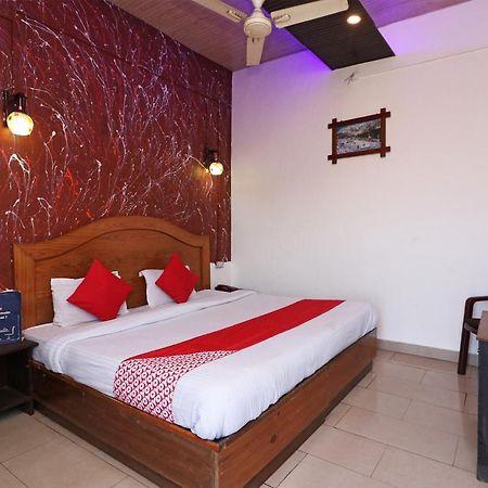Oyo 74116 Hotel Feel Good Puri Kültér fotó